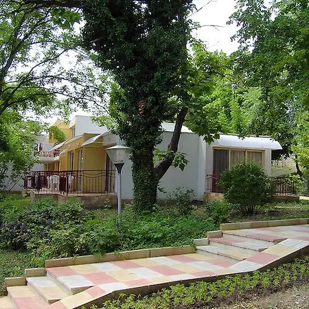 Magnolia 3*